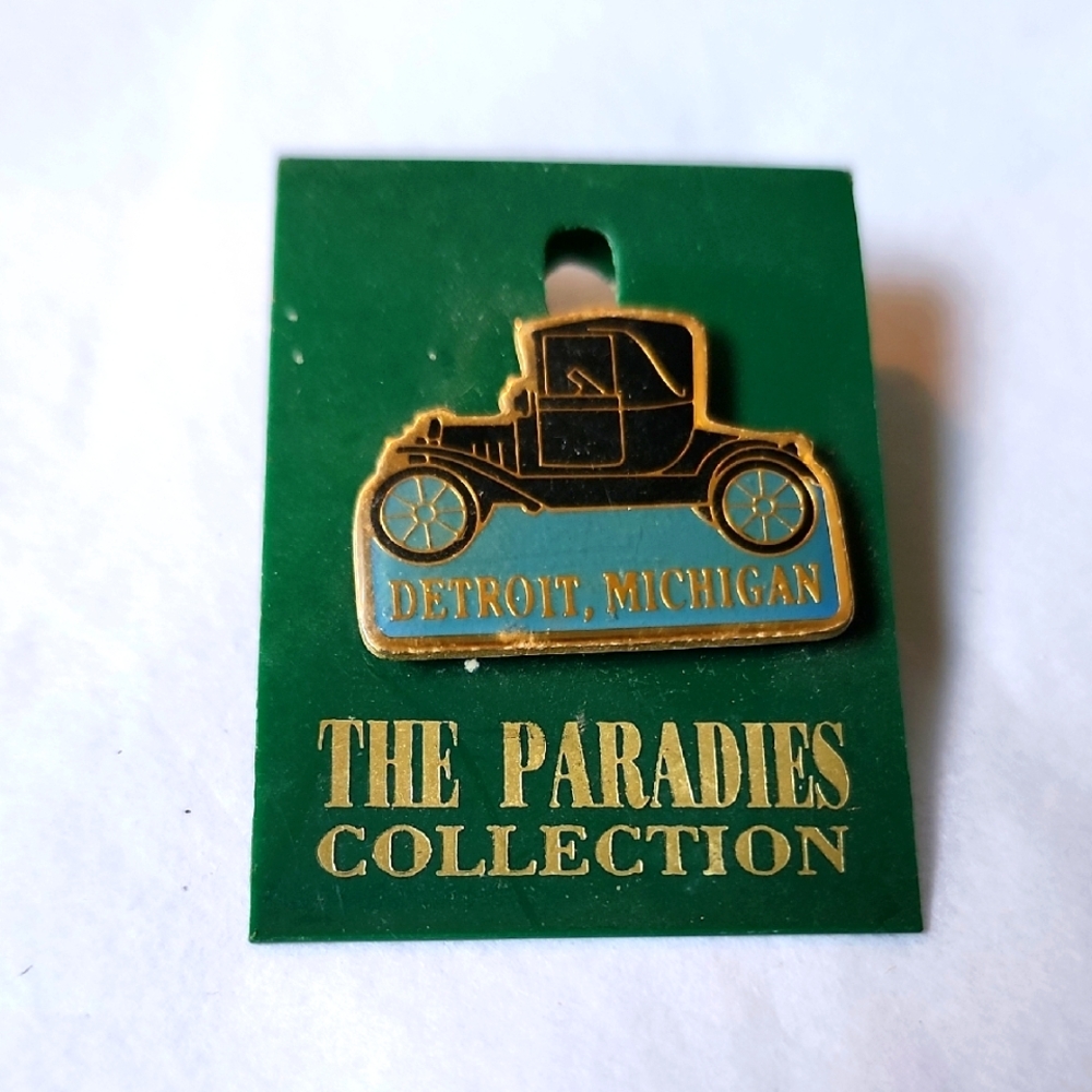 Vintage Automobile Pin /Brooch